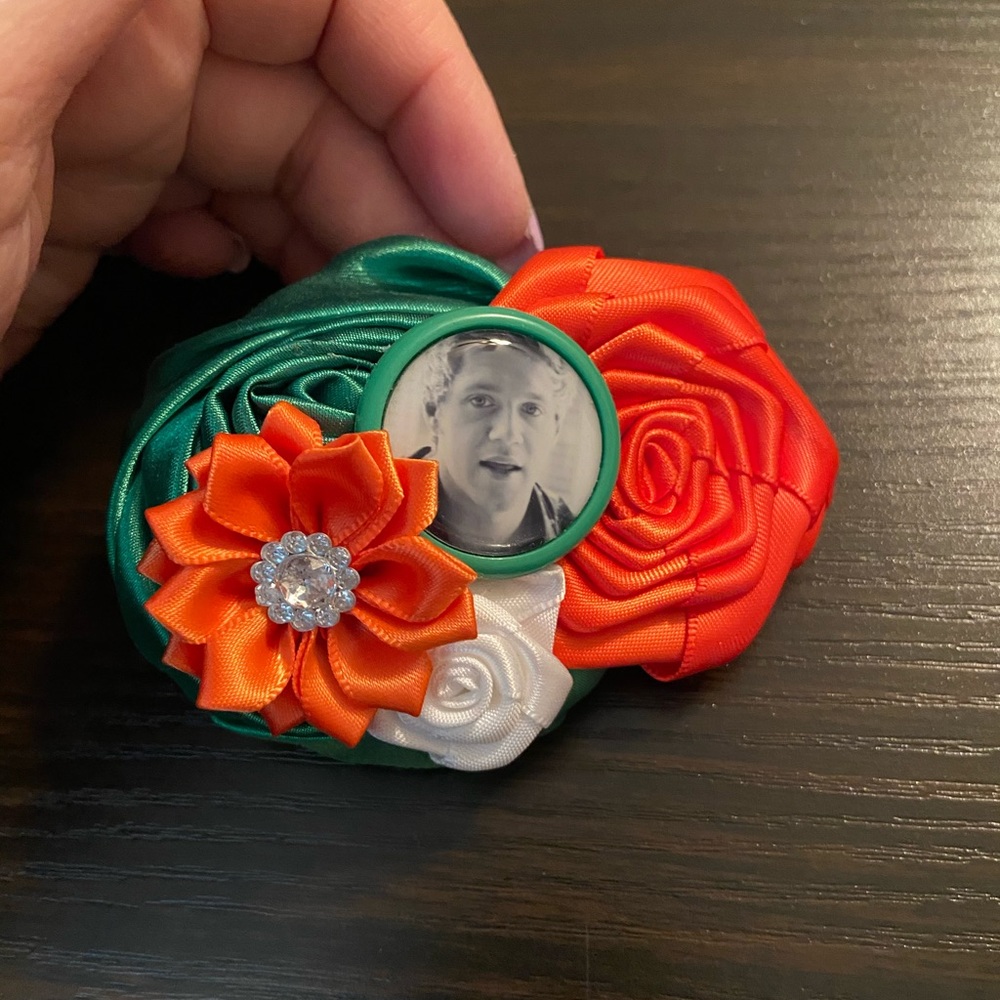 Niall hair flower